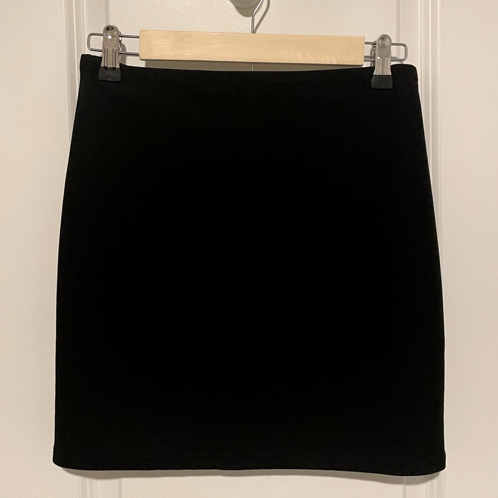 Lulus Black mini skirt